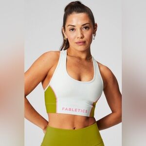 Fabletics On-The-Go Medium Impact Sports Bra Large